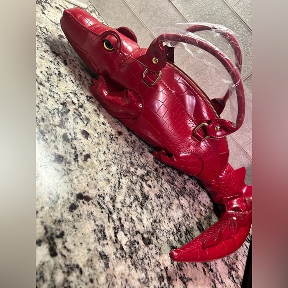Handbags - Alligator-Print 🐊❤️ Women’s Red Handbag NEW WITH TAGS w/ Detachable Strap
